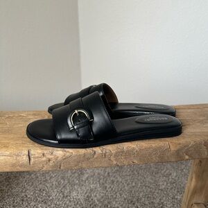 NWT Rockport Yara Slide, Black